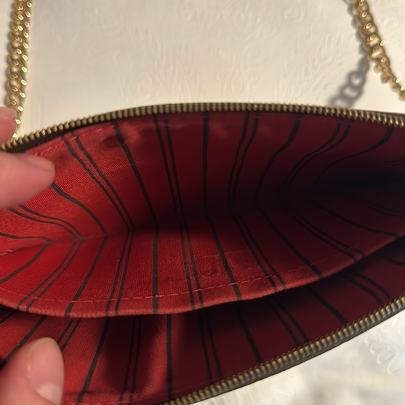 Authentic Louis Vuitton Damier Ebene Neverfull Pochette - Picture 6 of 9